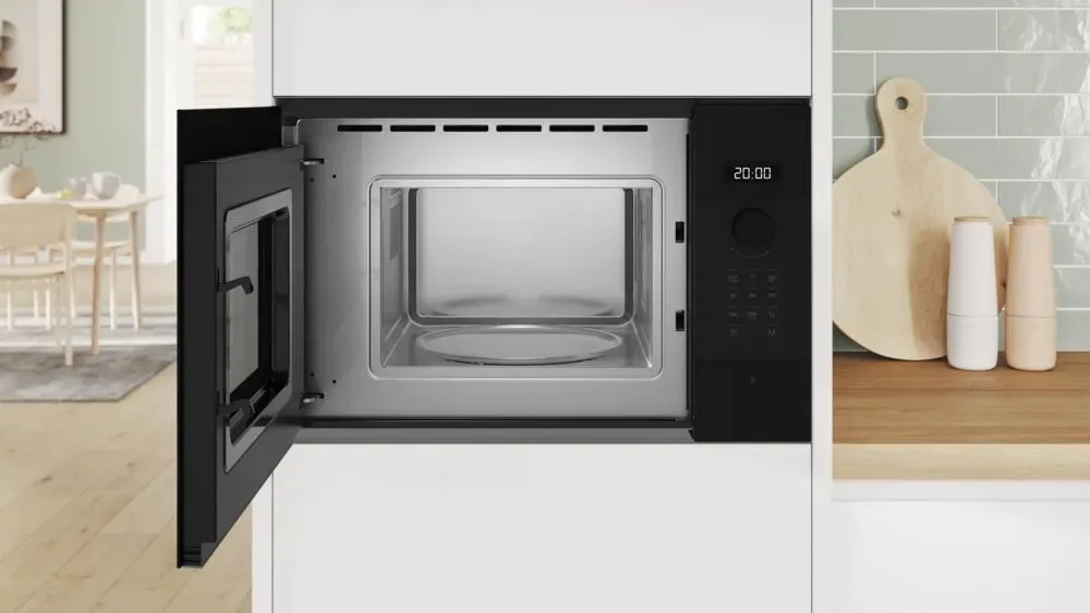 Quraşdırılan mikrodalğalı soba Bosch BFL524MB2